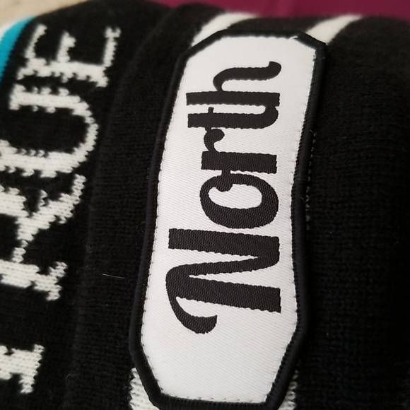 Original Winter hat/toque - Picture 4 of 6